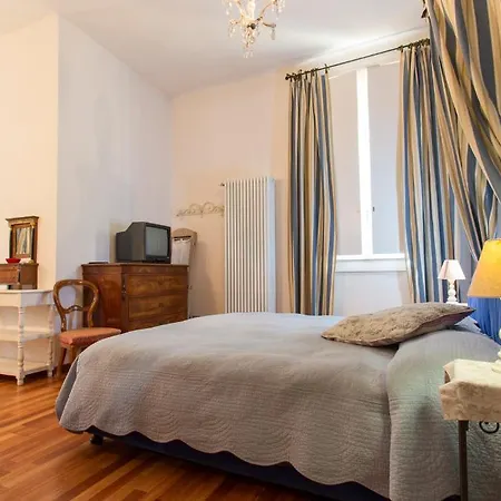 Casa Ilaria 3* בולוניה