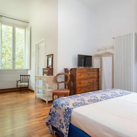 לינה וארוחת בוקר Casa Ilaria 3*